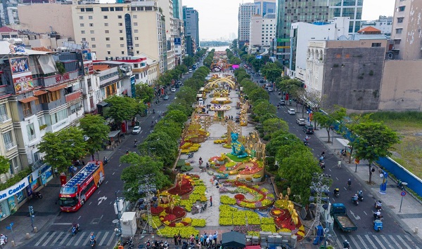 Nguyen-Hue-Flower-Street.jpg