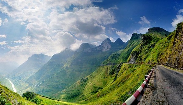 Ma-Pi-Leng-Pass-Dong-Van-Ha-Giang-Vietnam.jpg